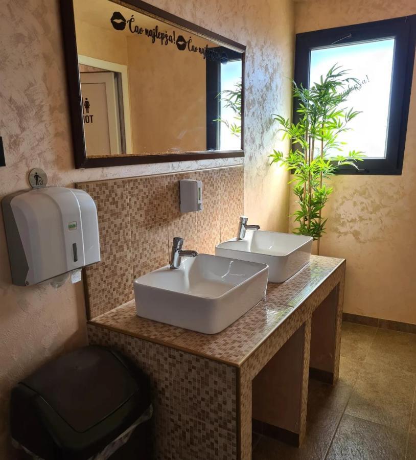 Garni Hotel & Spa Nicolo Kruševac Buitenkant foto
